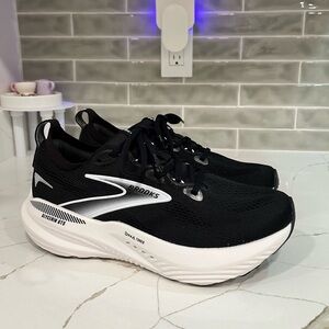 Brooks Glycerin GTS 22 Running Shoes. Women’s Size 9 Color Black